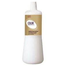 Wella Color Perfect 40 Volume Creme Developer 33.8 Oz - Image 1